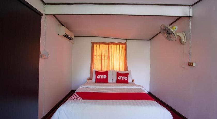 Oyo 909 Guiding Star Resort Chiang Mai Exterior foto